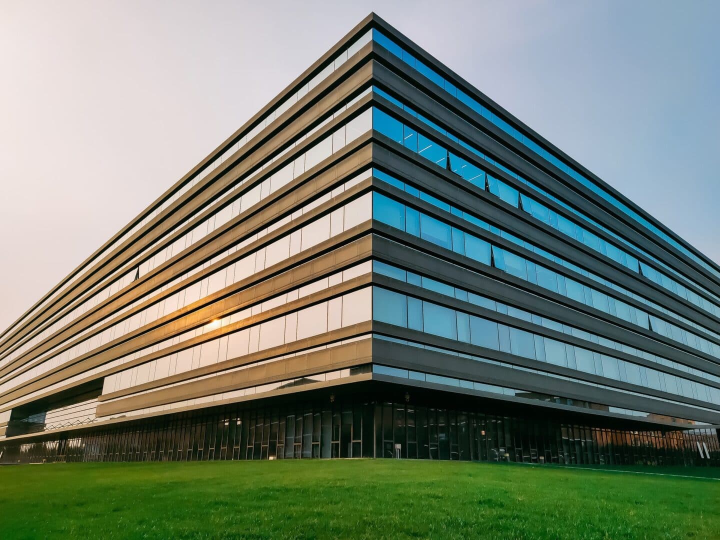 Design Inspiration: 5 Office Property Websites