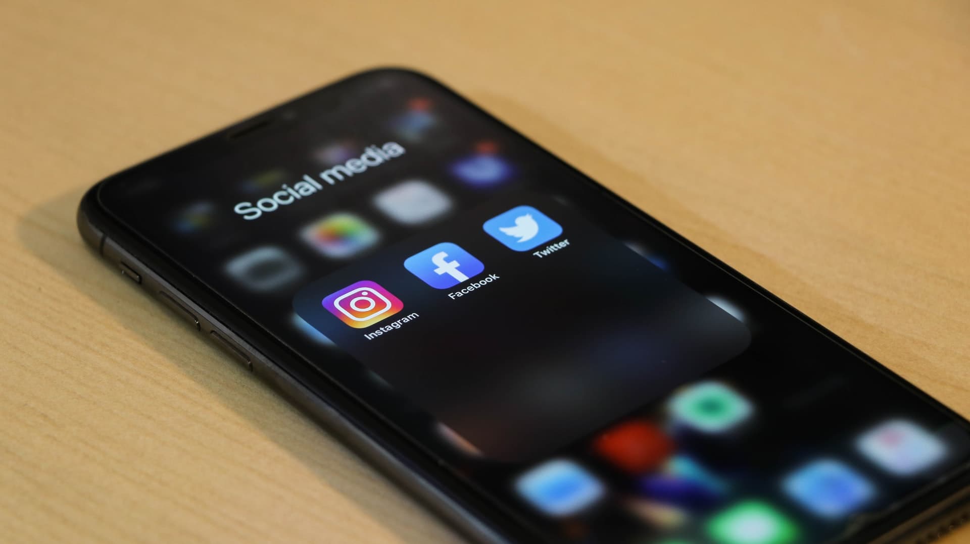 The Complete Guide to Social Media Marketing for Commercial Real Estate